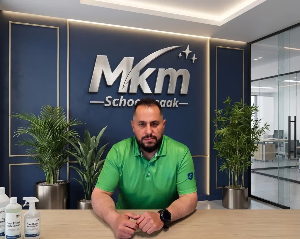 Over Mkm